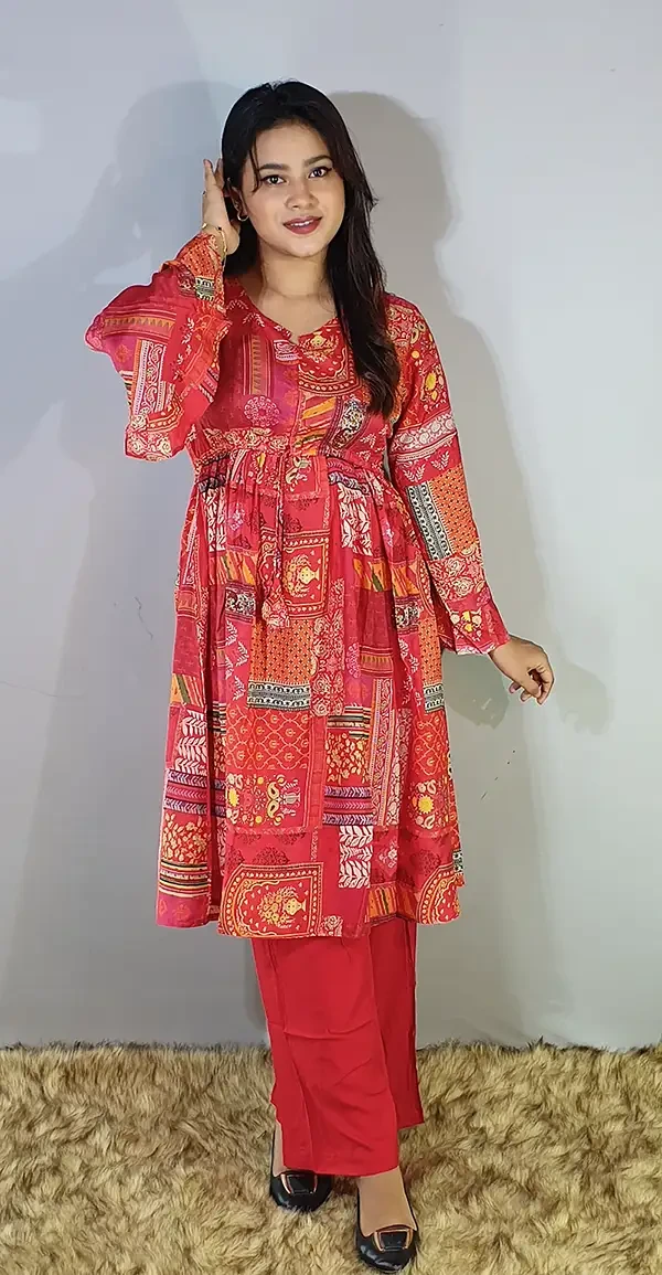 Artistic appeal of the Color Fusion Two Pice Dress