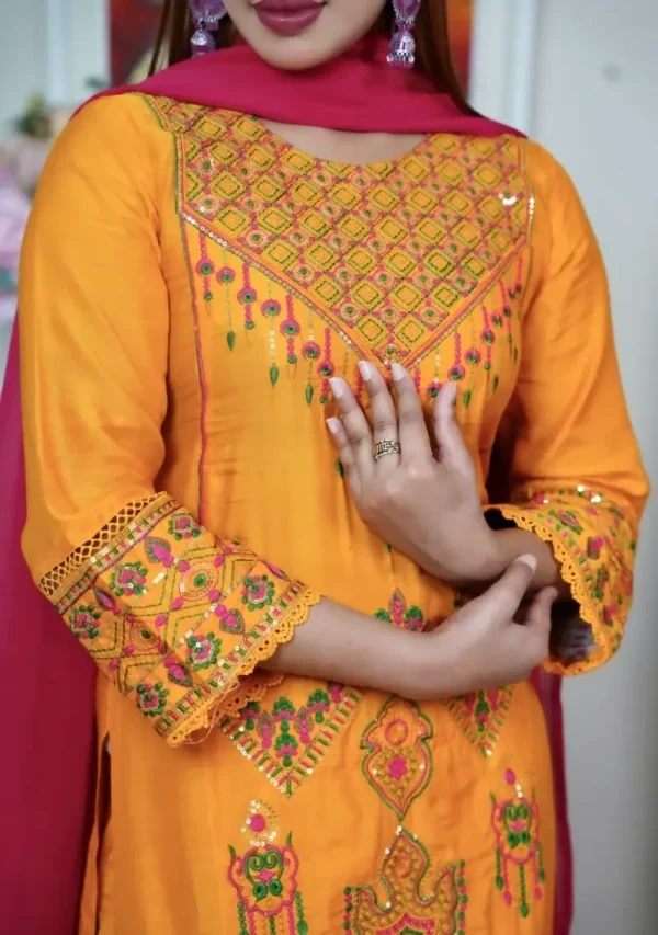 Versatile Three Piece Outfit – Stylish Comfortable and Attention Grabbing